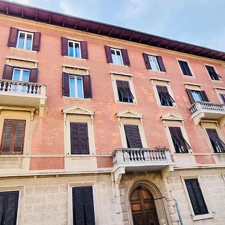La Casina Verde - Appartamento Mansardato Livorno Exterior foto